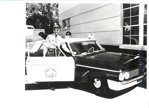 bw old cop car